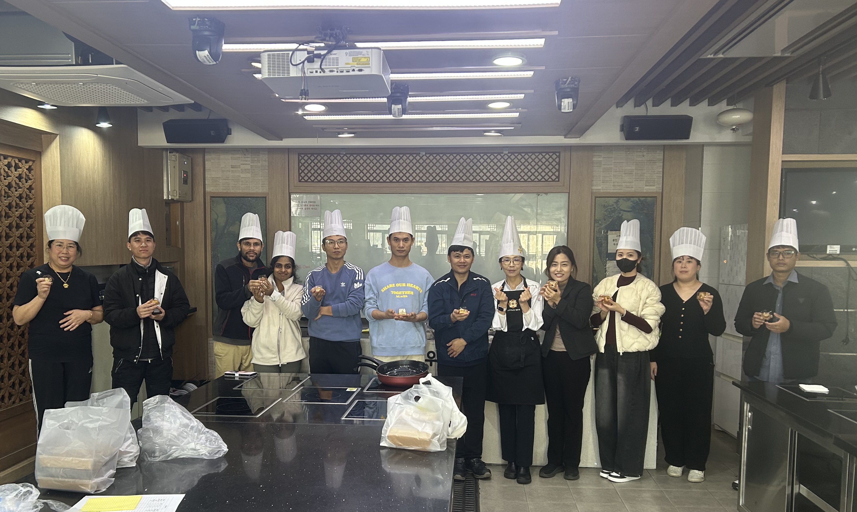 우송정보대학, 외국인 유학생 정주·취업 지원 ‘K-디저트 체험 프로그램’ 진행